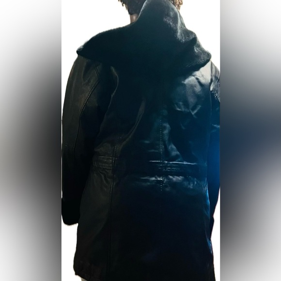 Elegant Black Leather Faux Fur Trimmed Women's Coat - Picture 9 of 10